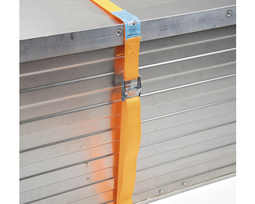 Aluminiumlåda med spännband för lastsäkring