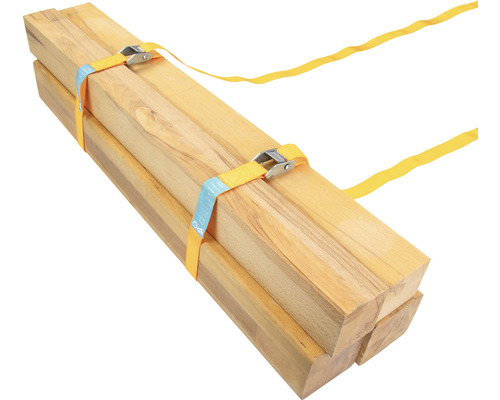 Träreglar buntade med spännband