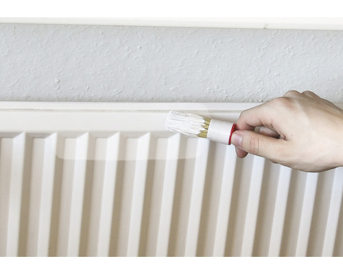 Radiator målad med radiatorborste