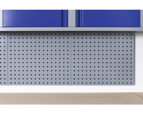 Verkstad med verktygstavla för verktygsförvaring