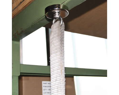 Magnet med krok och textilband för fastsättning