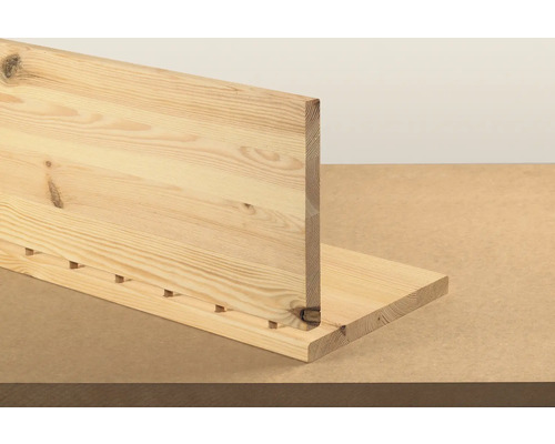 Förbindning av två träbrädor med träpluggar