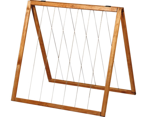 Fristående klätterställning av trä med rep