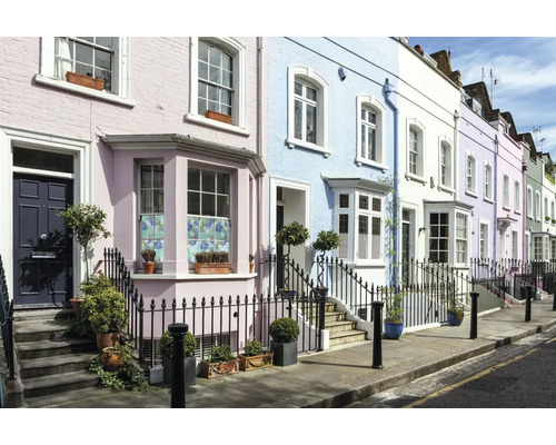 Radhus med trädgårdar och trappor