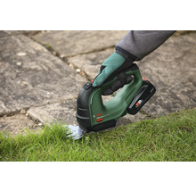 Bosch AdvancedShear 18V batteridriven grässax i bruk