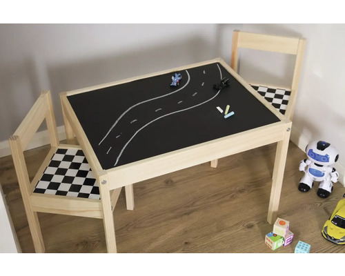 Barnsittgrupp med bord och två stolar, bordsskiva med griffelyta och kritritning