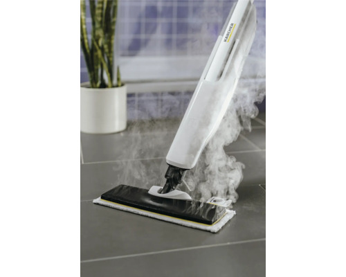 Ångtvätt i bruk på kakel