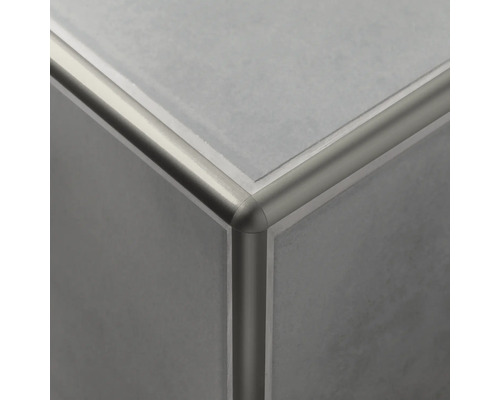 Keramisk platta med kakelskena i metall