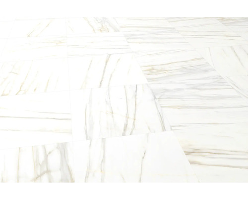 Lagt golv av marmorplattor.