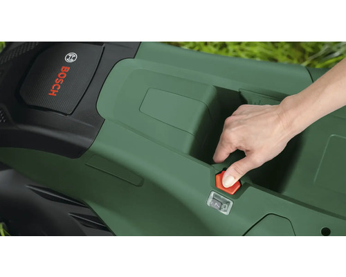 Detaljvy av robotgräsklippare med kontrollknappar och Bosch-logotyp