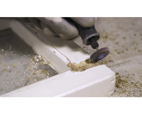 Elverktyg slipar trä