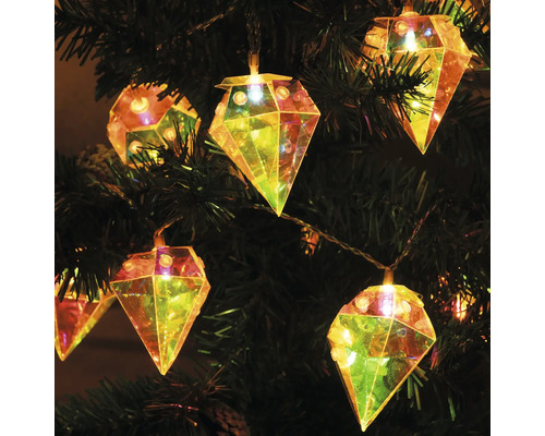 Ljusslinga med diamantformade lampor på en julgran