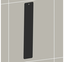 Smal rektangulär metallremsa med upphängningshål