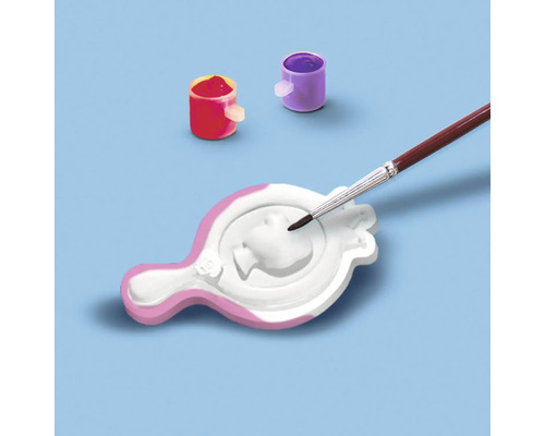 Färgburkar, pensel och färgpalett för barn