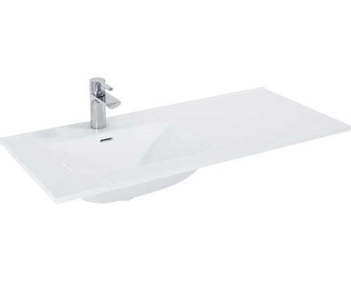 Tvättställ med armatur