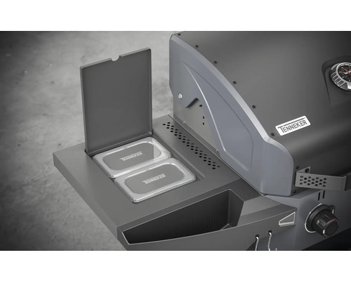 Tenneker grill med öppen sidofack och två behållare