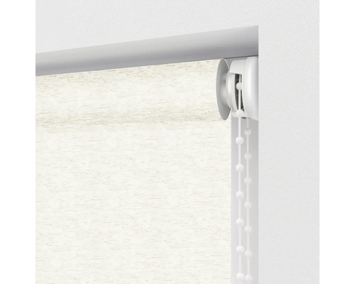 Detaljvy av en rullgardin med kedjemekanism för fönsterdekoration