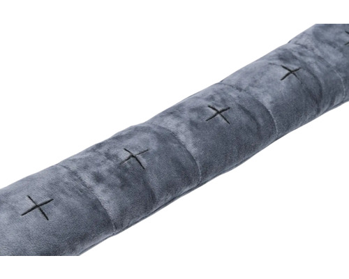 Dragskydd av tyg med korsstygnsmönster