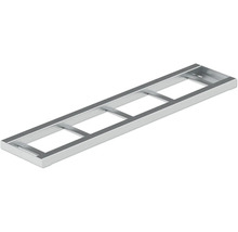 Metallram med flera rektangulära utskärningar