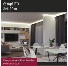 Vardagsrum med LED-ljusramp SimpLED Set 20 m för indirekt belysning