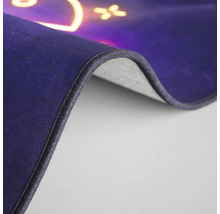 Närbild av en matta med motiv