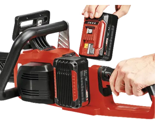 Batteridriven motorsåg med insatt och separat batteri