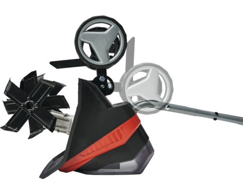 Detaljvy av en trädgårdsfräs med hjul och fräsblad.