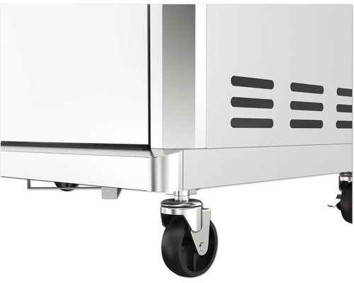 Detaljvy av ett stålskåp med hjul