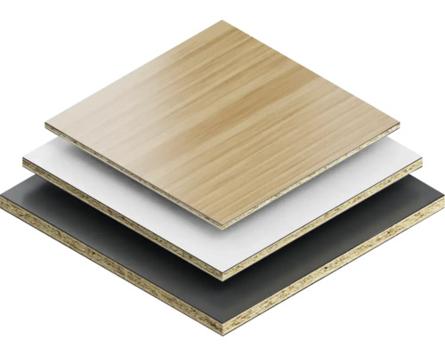 Tre spånskivor i trä-, vit- och svarttoner