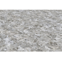 Golv med plattor i stenimitation