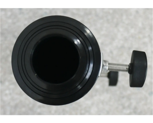 Svart röranslutning med skruvklämma