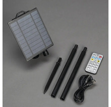 Solpanel med markspett, förlängningsstänger, USB-kabel och fjärrkontroll