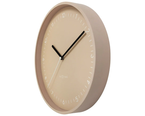 Rund väggklocka med timmarkeringar