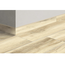 Installation av golvlister på ett trägolv