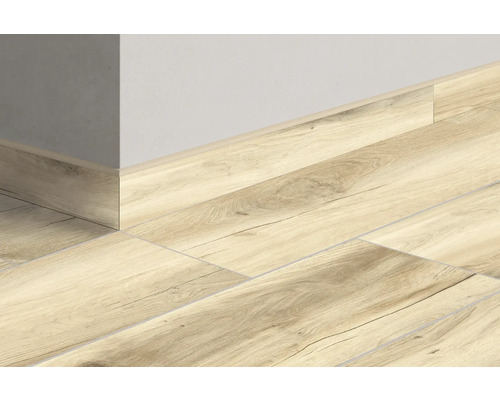 Installation av golvlister på ett trägolv