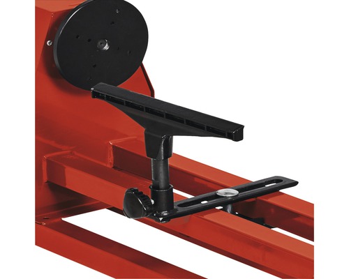 Detaljvy av svarv med verktygsstöd