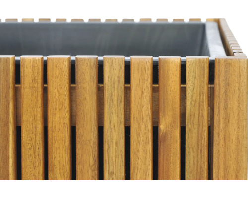 Blomlåda i trä med plastinsats