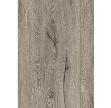 Detaljbild av laminatgolv med träutseende och kvistar.