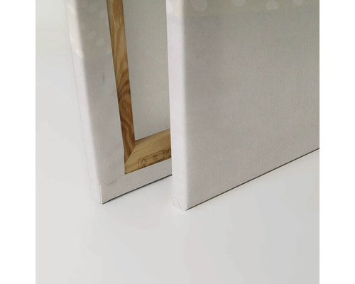 Två spännramar med duk och träram