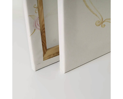 Närbild av två dukar med ram