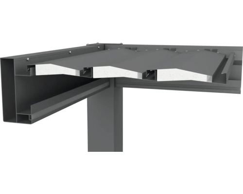 Detaljvy av ett terrassöverdrag med aluminiumram och takpaneler