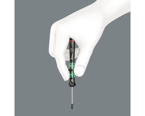 Wera skruvmejsel Phillips PH 0 i en hand