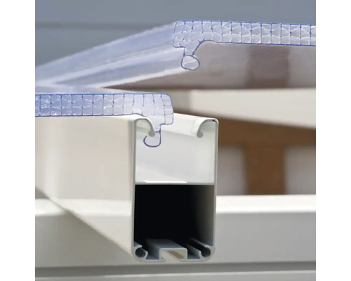 Detaljvy av en montering av kanalplastskivor med profiler