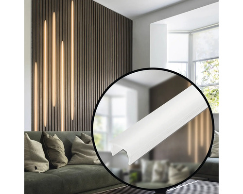 Vardagsrum med väggpaneler, indirekt belysning och LED-profil