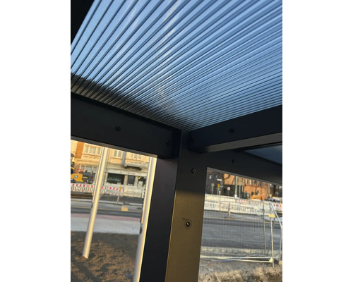 Detaljvy av ett terrassöverdrag med underkonstruktion