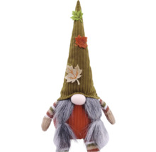 Dekorativ höstfigur tomte med manchesterhatt och lönnlöv