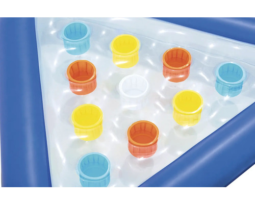 Detaljvy av en plaskdamm med dryckeshållare