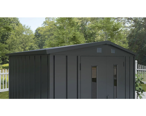 Trädgårdsskjul med dubbeldörr och ventilation i trädgården