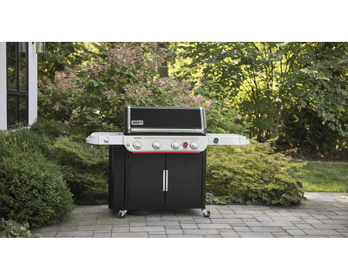 Weber grill med skåp utomhus