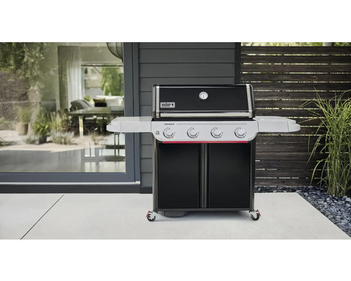 Weber Genesis gasolgrill med kontrollknappar och sidobord